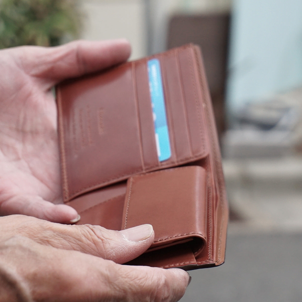 コードバン＆イタリアンカーフ 二つ折り財布（小銭入れ付き）